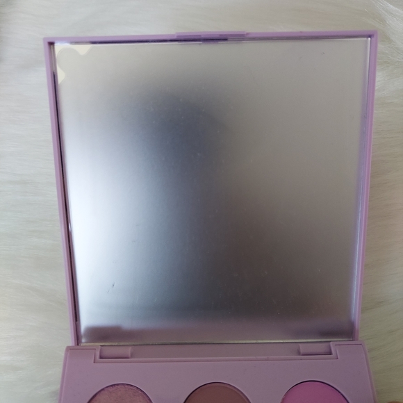 NEW Colourpop Eyeshadow Pallet - Picture 5 of 10